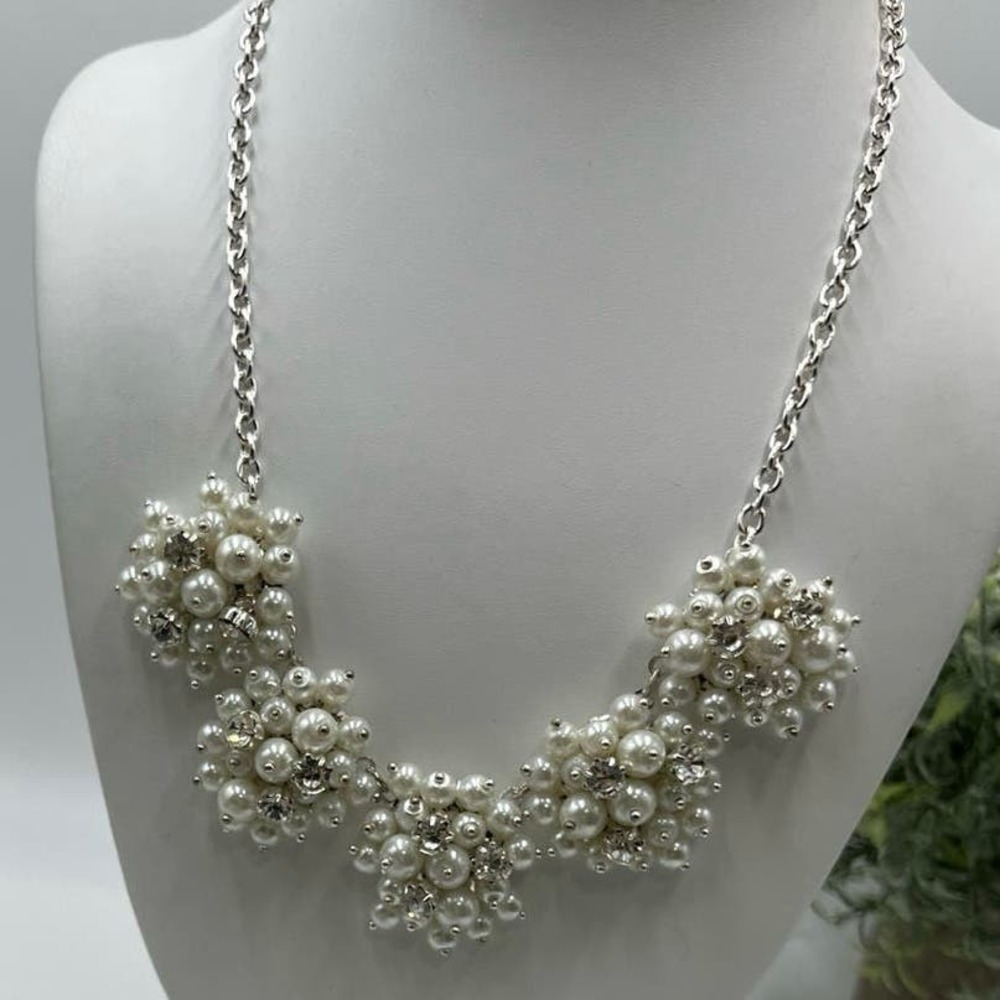 Talbots Faux Pearl Prong Set Rhinestone Floral‎ White Necklace New
